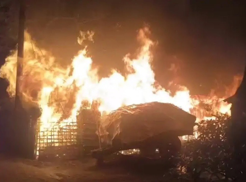 Supaul: Massive fire reduces five houses to ashes; cylinder blast exacerbates destruction; property worth lakhs destroyed