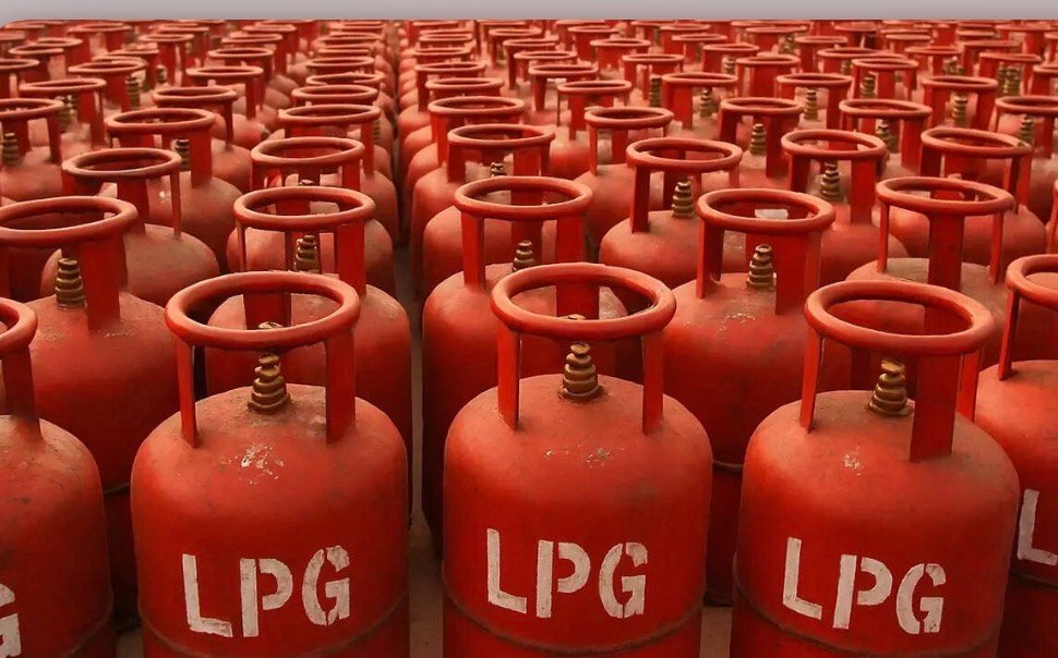 New Delhi: India among countries with cheapest cooking gas; Ujjwala beneficiaries get cylinder for ₹642: Centre