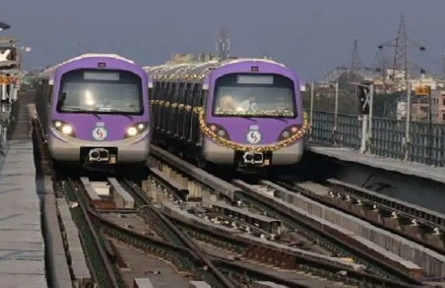 Kolkata: Metro services disrupted twice in a single day; commuters face increased inconvenience