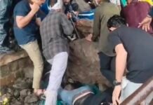 Panchmahal : गुजरात के पावागढ़ में पहाड़ी से गिरीं चट्टानें, दो श्रद्धालुओं की मौत