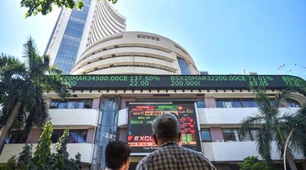 New Delhi: Stock market ends flat amid volatility; investors lose ₹3.47 lakh crore