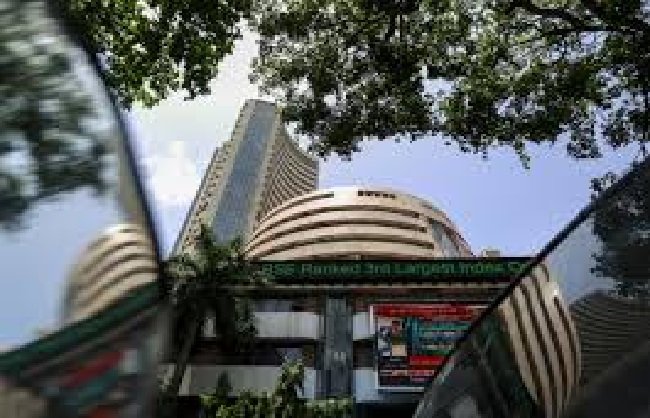 New Delhi: Stock market rebounds after initial decline, Sensex jumps 82.99 points