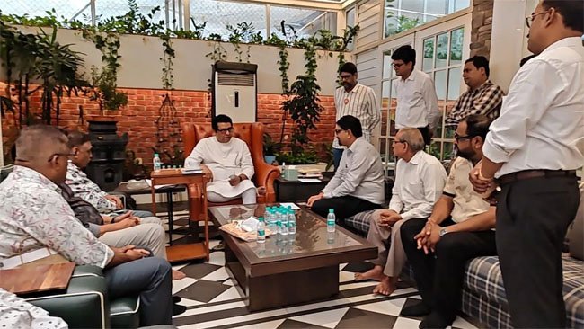 Mumbai: Jain community delegation meets MNS chief Raj Thackeray, tenders apology