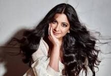 Mumbai : न्यूयॉर्क में आयोजित फैशन शो में भाग लेने जाते समय रिया कपूर के 1.35 करोड़ के गहने चाेरी
