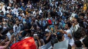 New Delhi: Show of strength at Jantar Mantar; demand raised for Education Minister's resignation