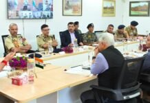 Srinagar : उपराज्यपाल ने अमरनाथ यात्रा की तैयारियों का लिया जायजा, तीर्थयात्रियों से वैध रजिस्ट्रेशन के साथ ही यात्रा करने की अपील की