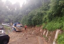 Shimla : हिमाचल में भारी बारिश, भूस्खलन से 44 सड़कें बंद, कई जिलों में ऑरेंज अलर्ट