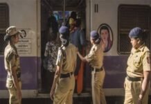 Mumbai : महिला डिब्बों में सुबह 8 बजे तक तैनात रहेगी पुलिस