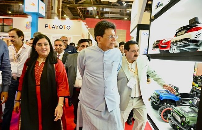 New Delhi: Union Commerce and Industry Minister calls on the toy industry to increase exports 10-fold