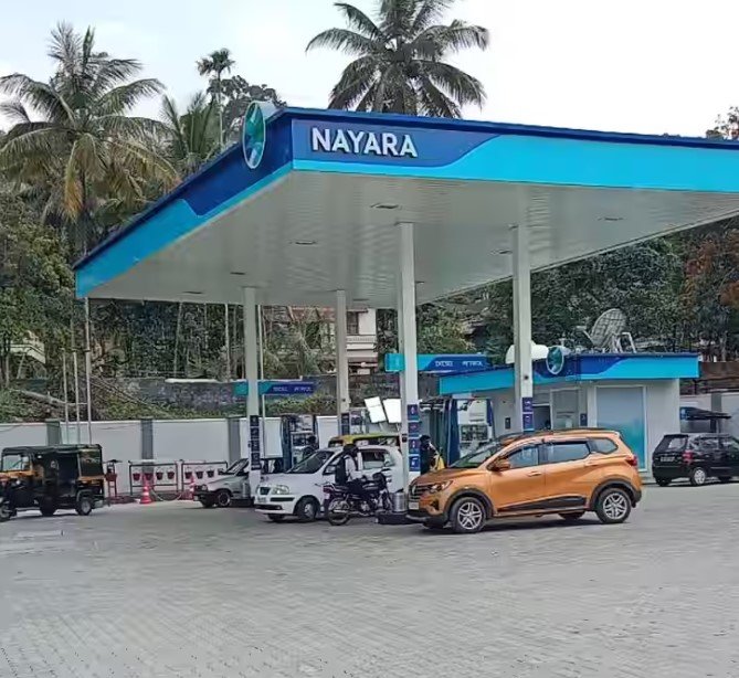 New Delhi: Fuel retailer Nayara Energy offers a monsoon gift, reducing petrol and diesel prices.